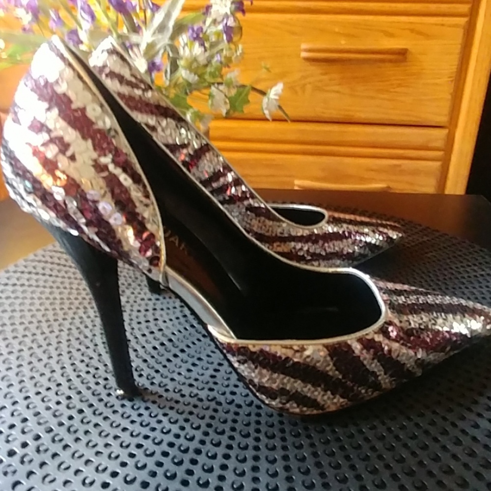 Colin Stuart Sequined Pumps! - Picture 3 of 7